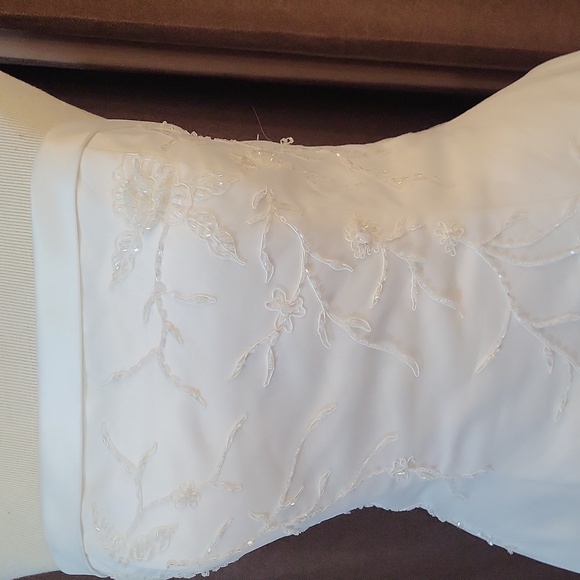 Size 12 Strapless Wedding Dress - Picture 3 of 11